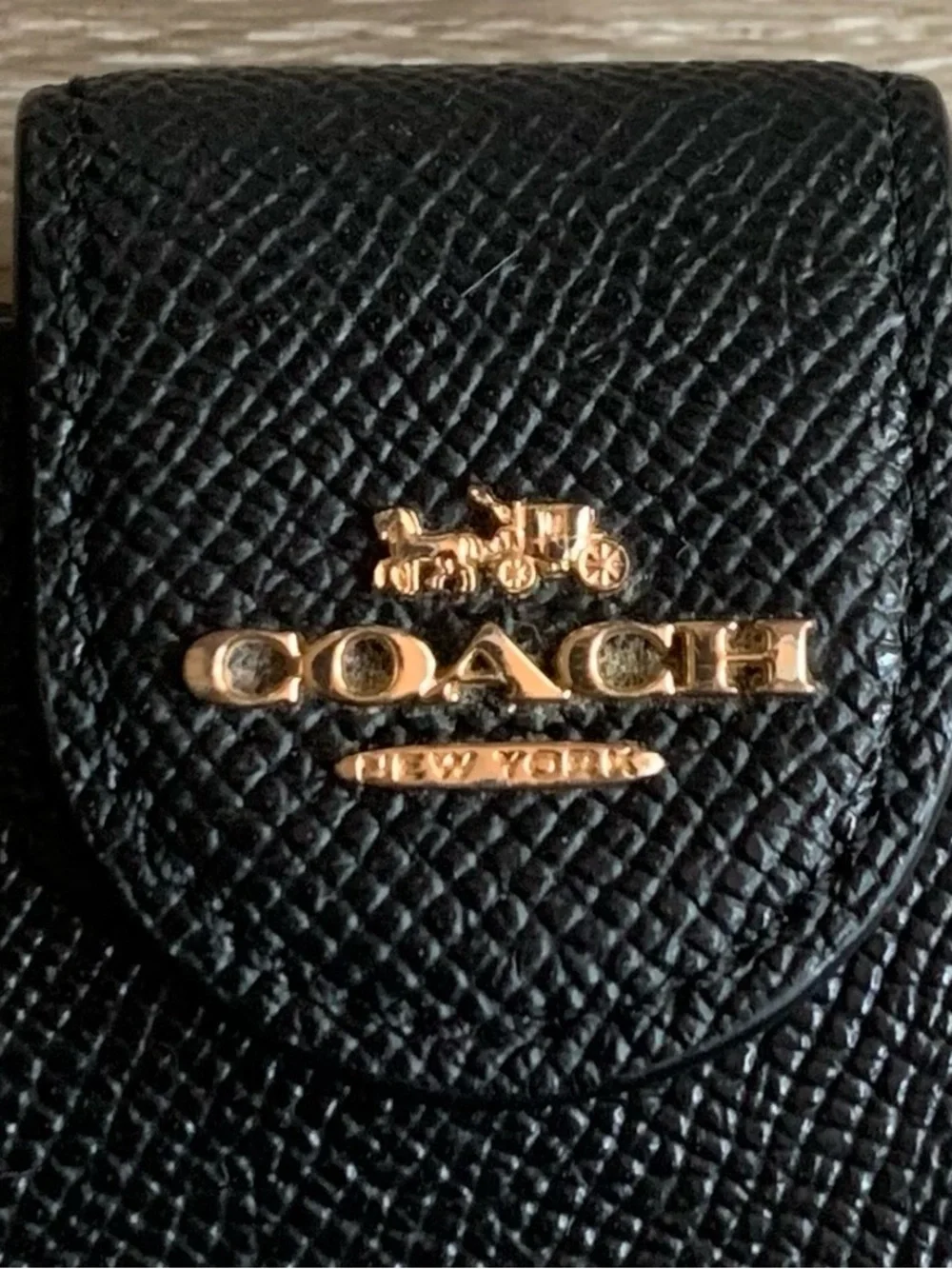 Coach women's Medium Corner Zip Wallet Crossgrain leather. Good Condition